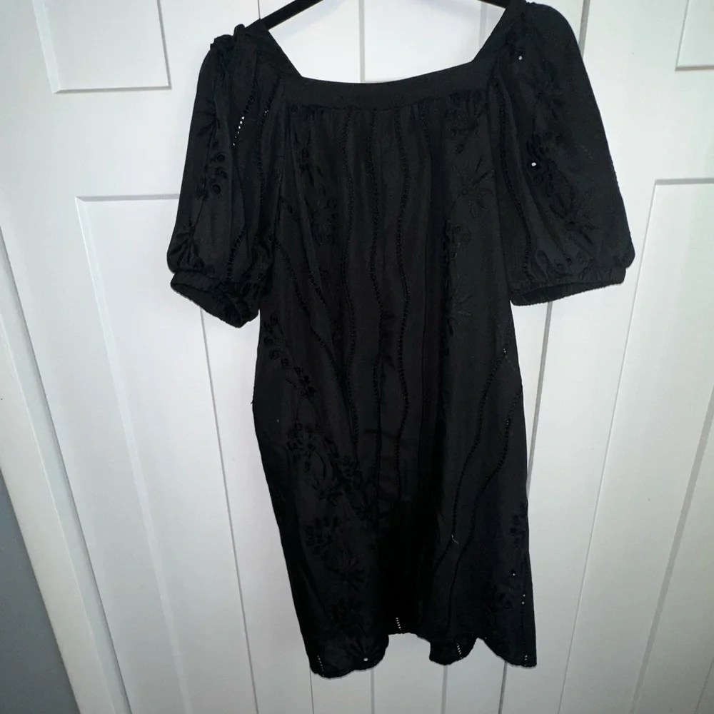 Black Eyelet Puff Sleeve Smocked Dress Large - Picture 6 of 9